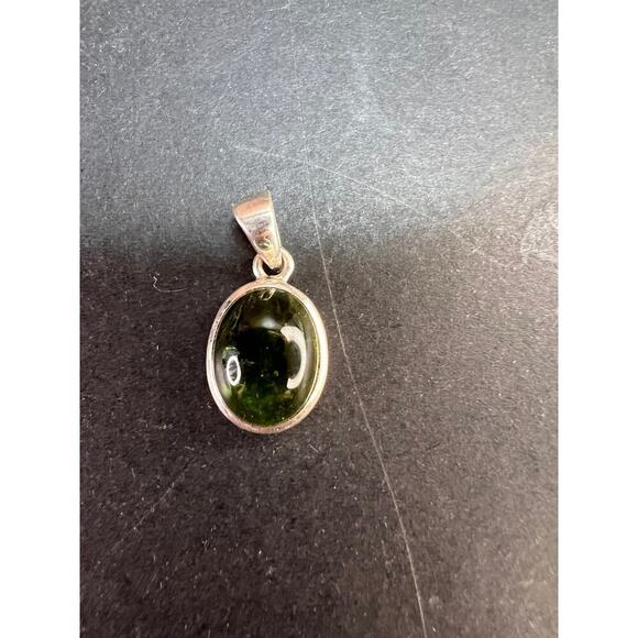 NEW Vintage green gem tourmaline sterling silver pendant 2.28 grams - Picture 11 of 14